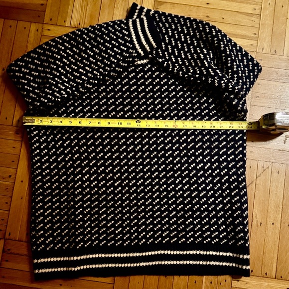 L.L. Bean Norwegian Lambswool Blue and White Crewneck Sweater- Women’s - Picture 9 of 12